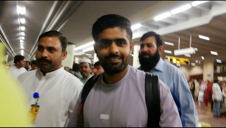 کپتان بابر اعظم واپس آ گئے