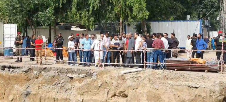 چیئرمین پی سی بی محسن نقوی کا قذافی اسٹیڈیم کے تعمیراتی کاموں کا  معائنہ