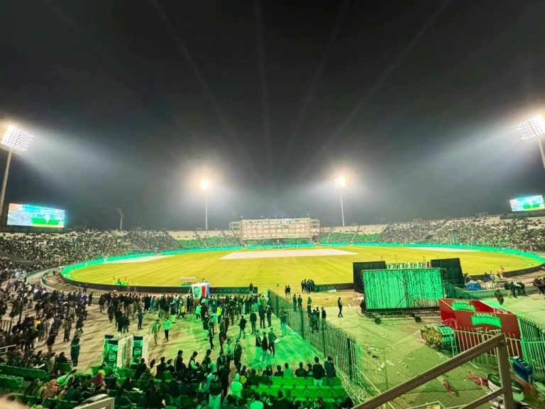 قذافی اسٹیڈیم لاہور کا افتتاح دھوم دھام سے کر دیا گیا
